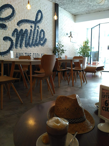 Emilie's and the cool kids - Cookies & Coffee shop
