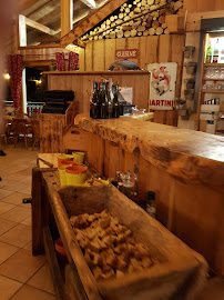 Atmosphère du Restaurant français Restaurant La Ferme des 3 Ours à Vallorcine - n°13