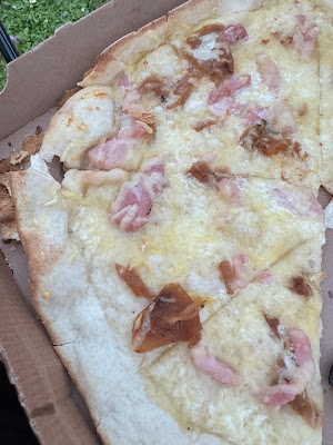Pizza au 3 C à Saint-Alban-de-Montbel