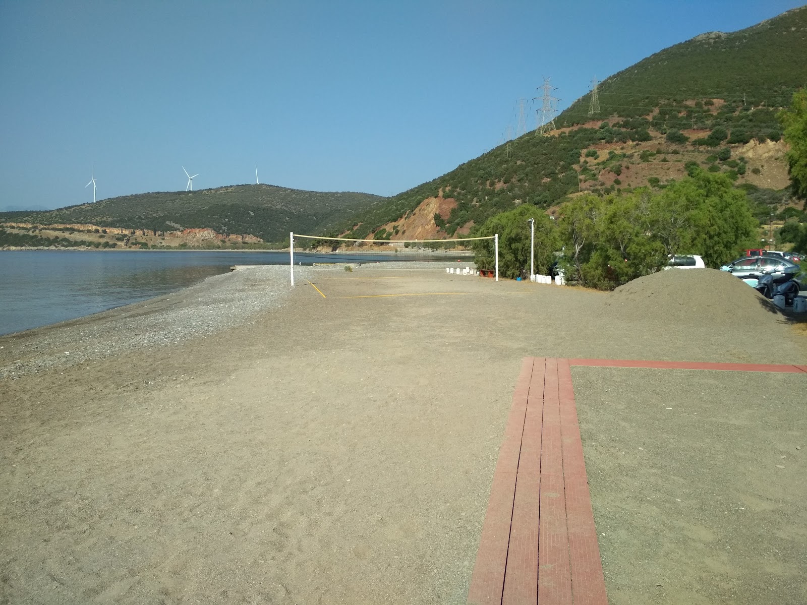 Foto de Delphi beach com pequena baía