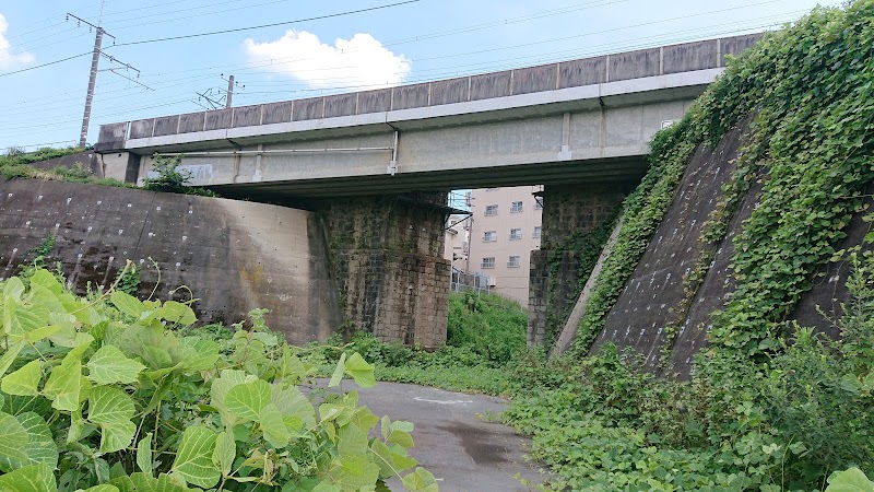 横浜線の岩川橋梁（緑区遺産）