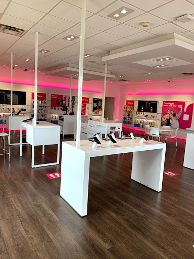 Cell Phone Store «T-Mobile», reviews and photos, 5455 Wadsworth Bypass, Arvada, CO 80002, USA