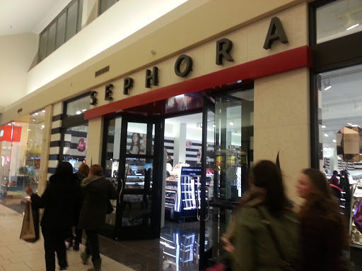 Cosmetics Store «SEPHORA», reviews and photos, 730 Orland Square Dr, Orland Park, IL 60462, USA