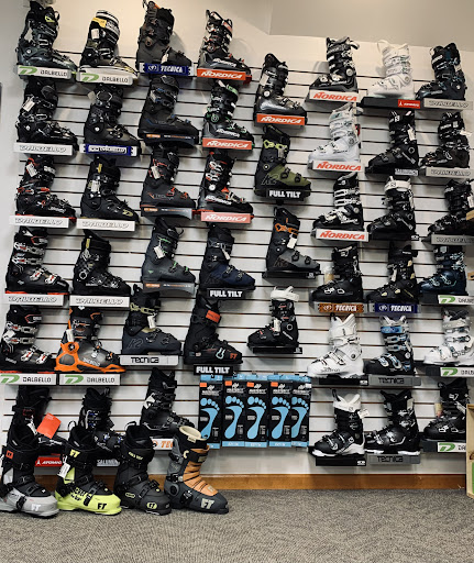 Ski Shop «Bear Creek Ski Shack», reviews and photos, 200 Montage Mountain Rd, Moosic, PA 18507, USA