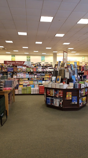 Book Store «Barnes & Noble», reviews and photos, 5959 Triangle Town Blvd, Raleigh, NC 27616, USA