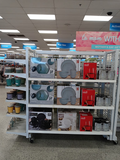 Clothing Store «Ross Dress for Less», reviews and photos, 3203 N State Rd 7, Lauderdale Lakes, FL 33319, USA