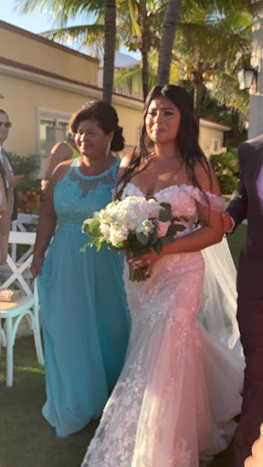 Bridal Shop «The Wedding Salon of Manhasset», reviews and photos, 1468 Northern Blvd, Manhasset, NY 11030, USA