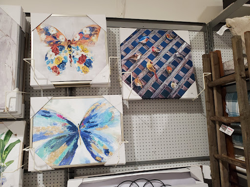 Home Goods Store «Tuesday Morning», reviews and photos, 1171 Maryland Ave, Hagerstown, MD 21740, USA