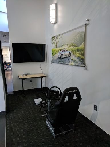 Porsche Dealer «Porsche of Tysons Corner», reviews and photos, 8601 Westwood Center Dr, Vienna, VA 22182, USA