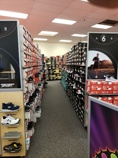 Shoe Store «Shoe Carnival», reviews and photos, 3271 Marketplace Dr, Council Bluffs, IA 51501, USA