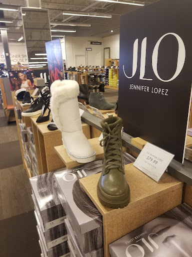 Shoe Store «DSW Designer Shoe Warehouse», reviews and photos, 1065 Woodland Rd, Reading, PA 19610, USA