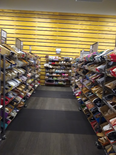 Shoe Store «DSW Designer Shoe Warehouse», reviews and photos, 7896 Dublin Blvd, Dublin, CA 94568, USA