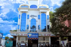 New Hotel Shalimar image