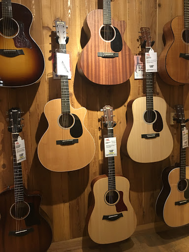 Guitar Center image