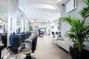 Shadi Salon Ladies and Gent's Hairdressing & Beauty London image