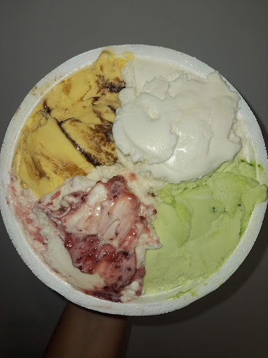 Mandellis & Co - Ice cream shop,Cafeteria en Córdoba