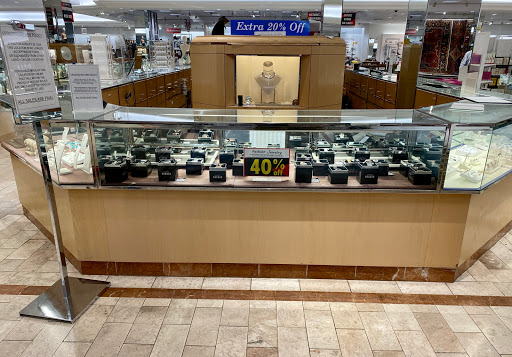 Department Store «Lord & Taylor», reviews and photos, 158 Walt Whitman Rd, Huntington Station, NY 11746, USA