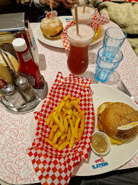 Cheeseburger du Restaurant Holly's Diner Rennes à Cesson-Sévigné - n°15