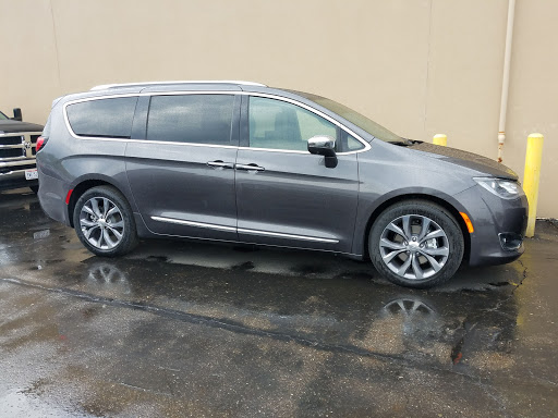 Car Dealer «Falls Chrysler Jeep Dodge», reviews and photos, 4100 State Rd, Cuyahoga Falls, OH 44223, USA