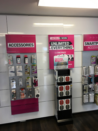 Cell Phone Store «T-Mobile», reviews and photos, 382 NY-112, Patchogue, NY 11772, USA
