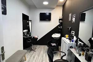 Clips And Cuts Barbershop image