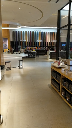 Coffee Shop «Nespresso Beverly Hills Boutique & Cafe», reviews and photos, 320 N Beverly Dr, Beverly Hills, CA 90210, USA