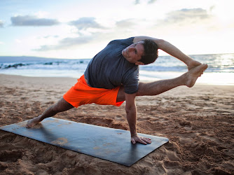 Maui Hot Yoga Kickboxing