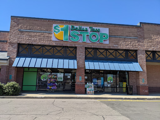 Dollar Store «Dollar Tree», reviews and photos, 2635 Lawndale Dr, Greensboro, NC 27408, USA