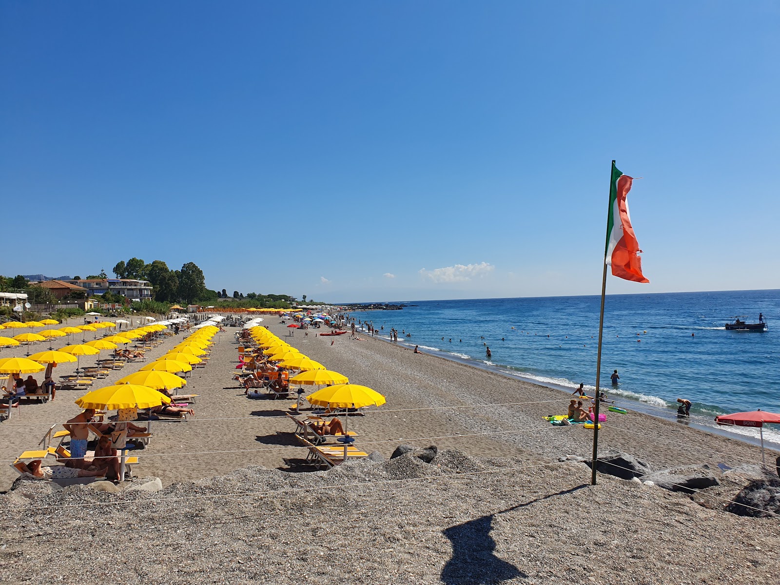 Zdjęcie Spiaggia Giardini Naxos z poziomem czystości dość czysty