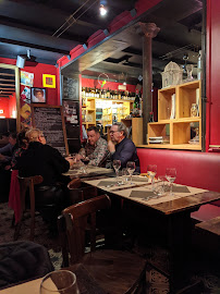 Atmosphère du Restaurant français Le Perroquet Vert à Paris - n°1