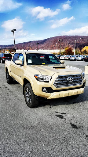Toyota Dealer «Freedom Toyota», reviews and photos, 41 Industrial Dr, Hamburg, PA 19526, USA