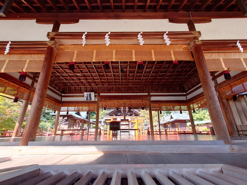 龍田大社 拝殿