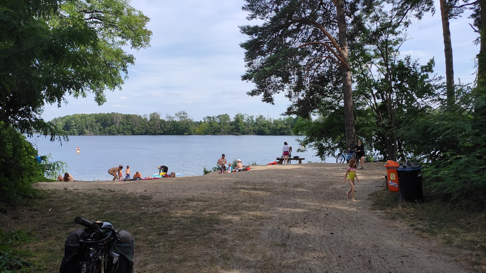 Foto av Kleistpark Strandbad med gräs yta