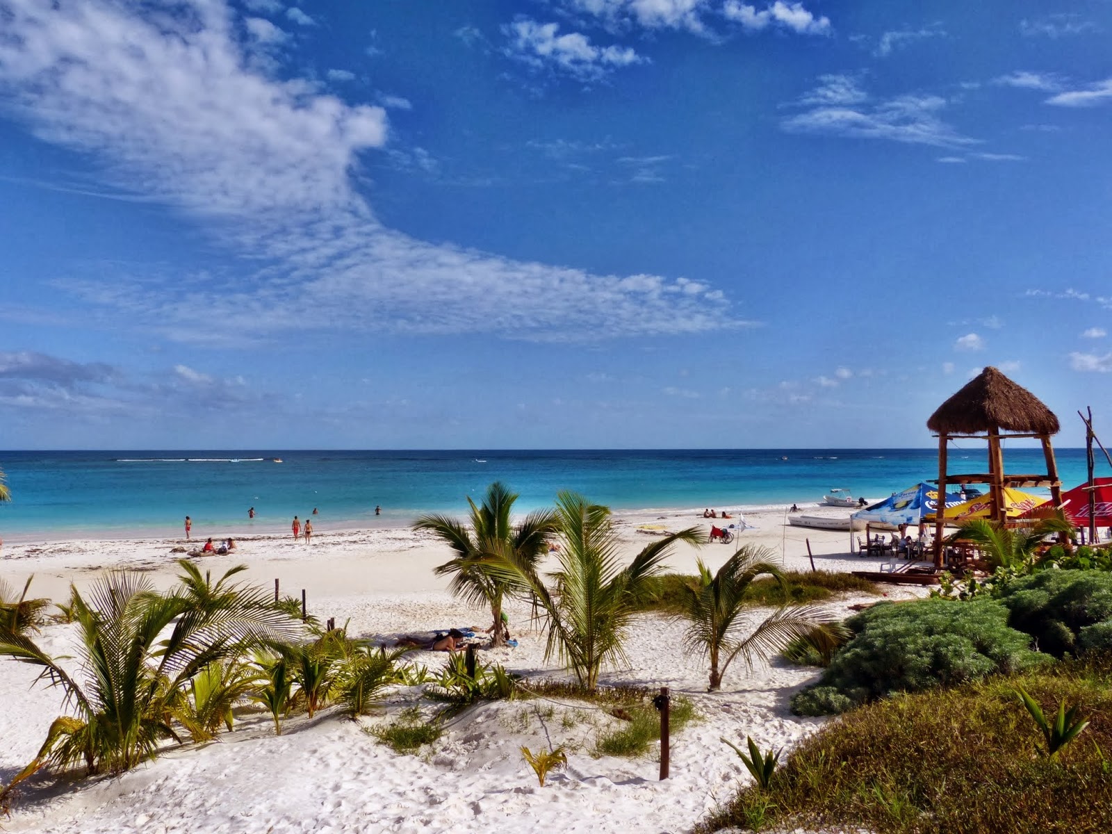 Playa Tulum的照片 带有碧绿色纯水表面