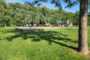 Grantham Avenue Park image
