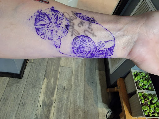 Tattoo Shop «No Egrets Tattoo Studios», reviews and photos, 1128 College St, Clarksville, TN 37040, USA