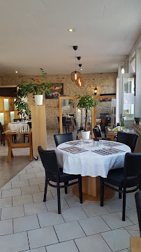 Atmosphère du Restaurant Le Cheval Blanc à Château-Landon - n°9