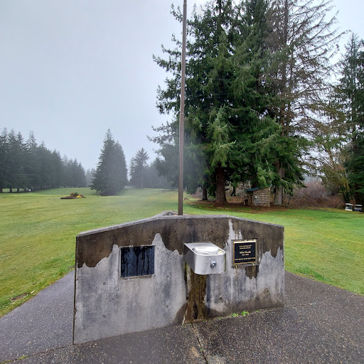 Golf Course «Highland Golf Course», reviews and photos, 2200 1st St, Cosmopolis, WA 98537, USA