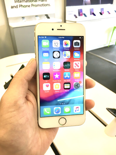 Cell Phone Store «Tracfone Wireless Exclusive Store (Cellphone Repair- iPhone Repair- Screen Repair)», reviews and photos, 10812 SE Oak St b, Portland, OR 97222, USA