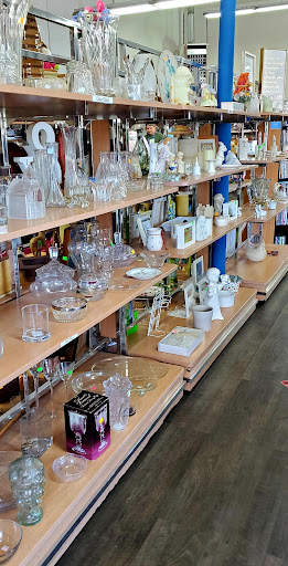 Thrift Store «St. Vincent de Paul Thrift Store», reviews and photos, 4009 S 56th St, Tacoma, WA 98409, USA