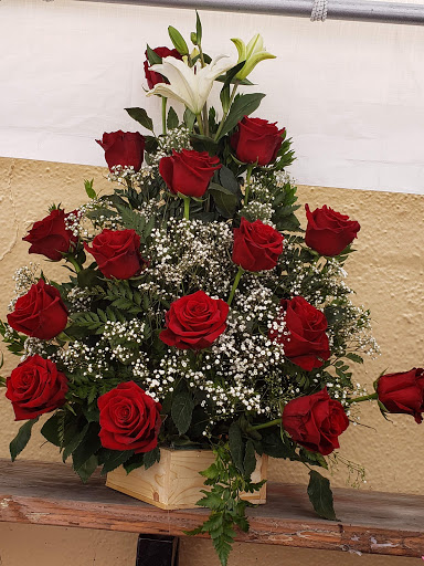 Florist «State Street Flowers & More», reviews and photos, 8401 State St, South Gate, CA 90280, USA