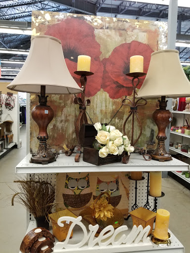 Thrift Store «Goodwill Central Texas - Lakeway», reviews and photos, 1901 RR 620 South, Lakeway, TX 78734, USA