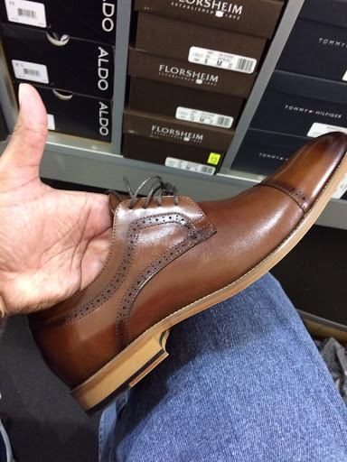 Shoe Store «DSW Designer Shoe Warehouse», reviews and photos, 1300 Huguenot Rd, Midlothian, VA 23113, USA