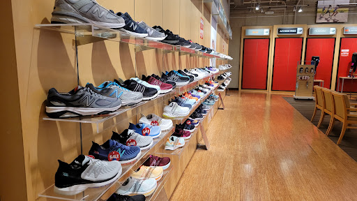 Shoe Store «New Balance», reviews and photos, 270 S Arroyo Pkwy, Pasadena, CA 91105, USA
