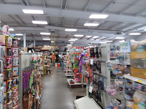 Pet Supply Store «Mounds Pet Food Warehouse», reviews and photos, 2110 S Stoughton Rd, Madison, WI 53716, USA