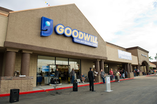 Greenfield & University Goodwill Retail Store & Donation Center, 4412 E University Dr, Mesa, AZ 85205, USA, 