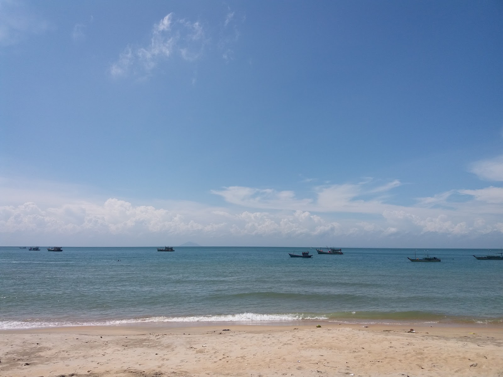 BaiBo Beach的照片 带有碧绿色纯水表面