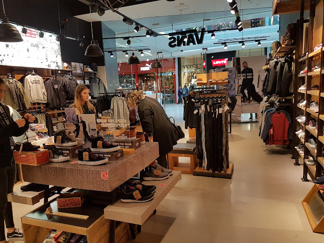 Reviews of VANS Store London Westfield White City in London - Clothing store