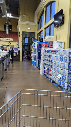 Grocery Store «Shop & Save Market», reviews and photos, 518 Metropolitan Way, Des Plaines, IL 60016, USA