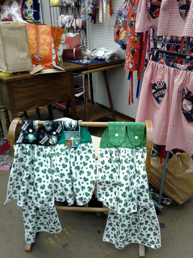 Flea Market «Raynham Flea Market», reviews and photos, 480 S St W, Raynham, MA 02767, USA